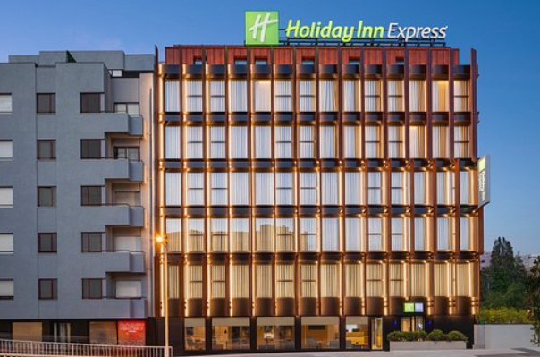Holiday_Inn_Express_Port_hotel.jpg