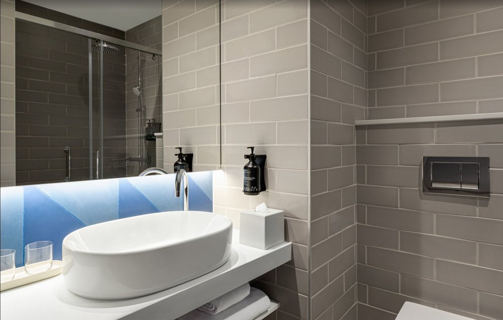 Holiday Inn Express Port bath