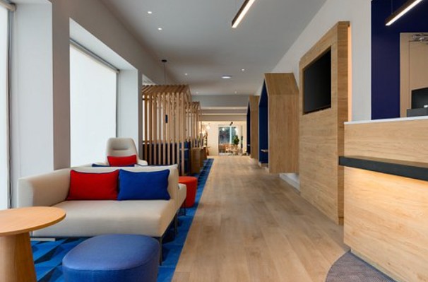 Holiday Inn Express Port bath