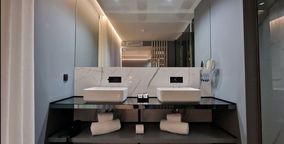 Renaissance Porto Lapa Hotel Reception